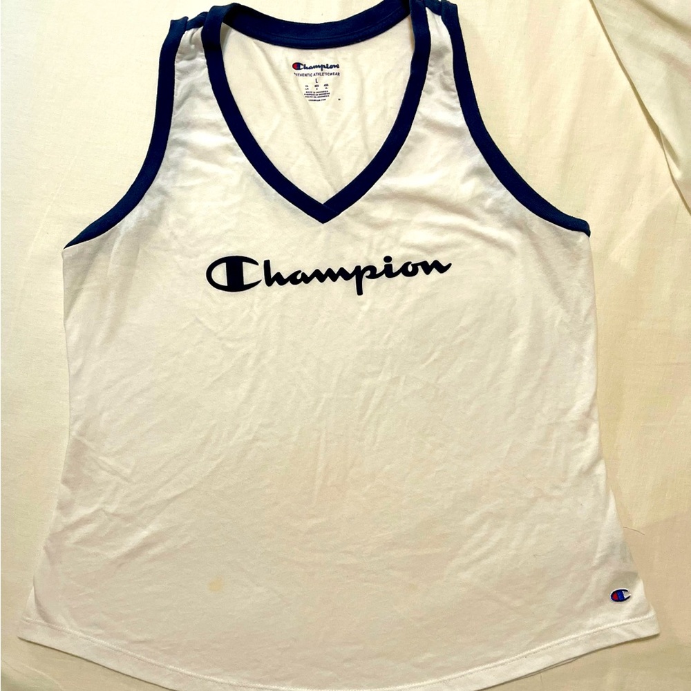 Champion women’s heritage v-neck tank top. Size Large.